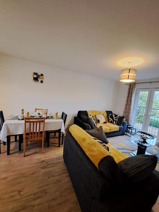 Apartment Kent Entire Close To The