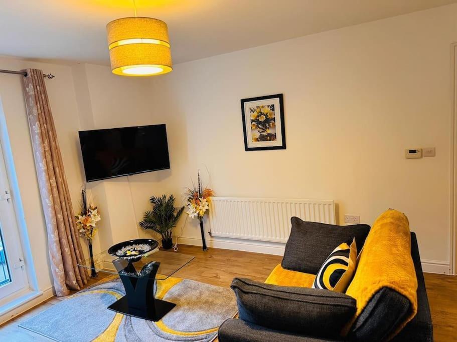 Apartment Kent Entire Close To The